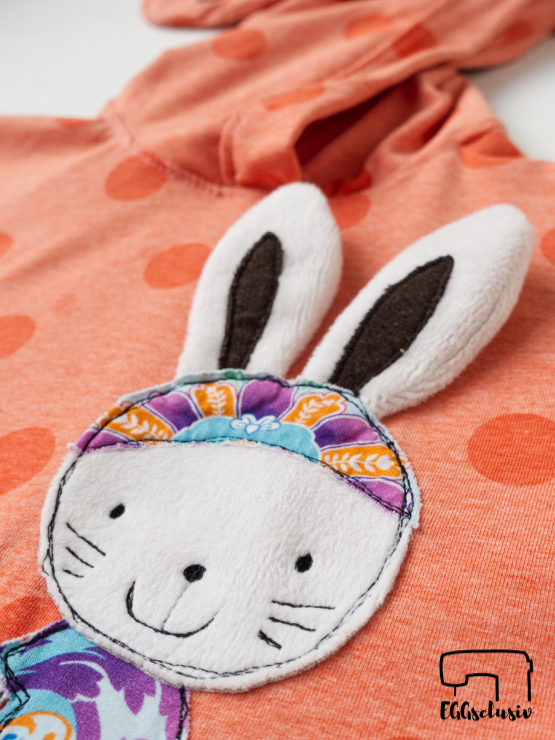 Geburtstagsshirt nähen für Kinder. Shabby Asymmetrie Hoodie von Mitosa Kreativ Design mit Applikation Hasenmädchen von Farbenmix